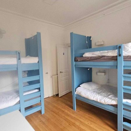 Bed In 6-Bed Mixed Dormitory Le Jardin Cafe Bordeaux Eksteriør billede